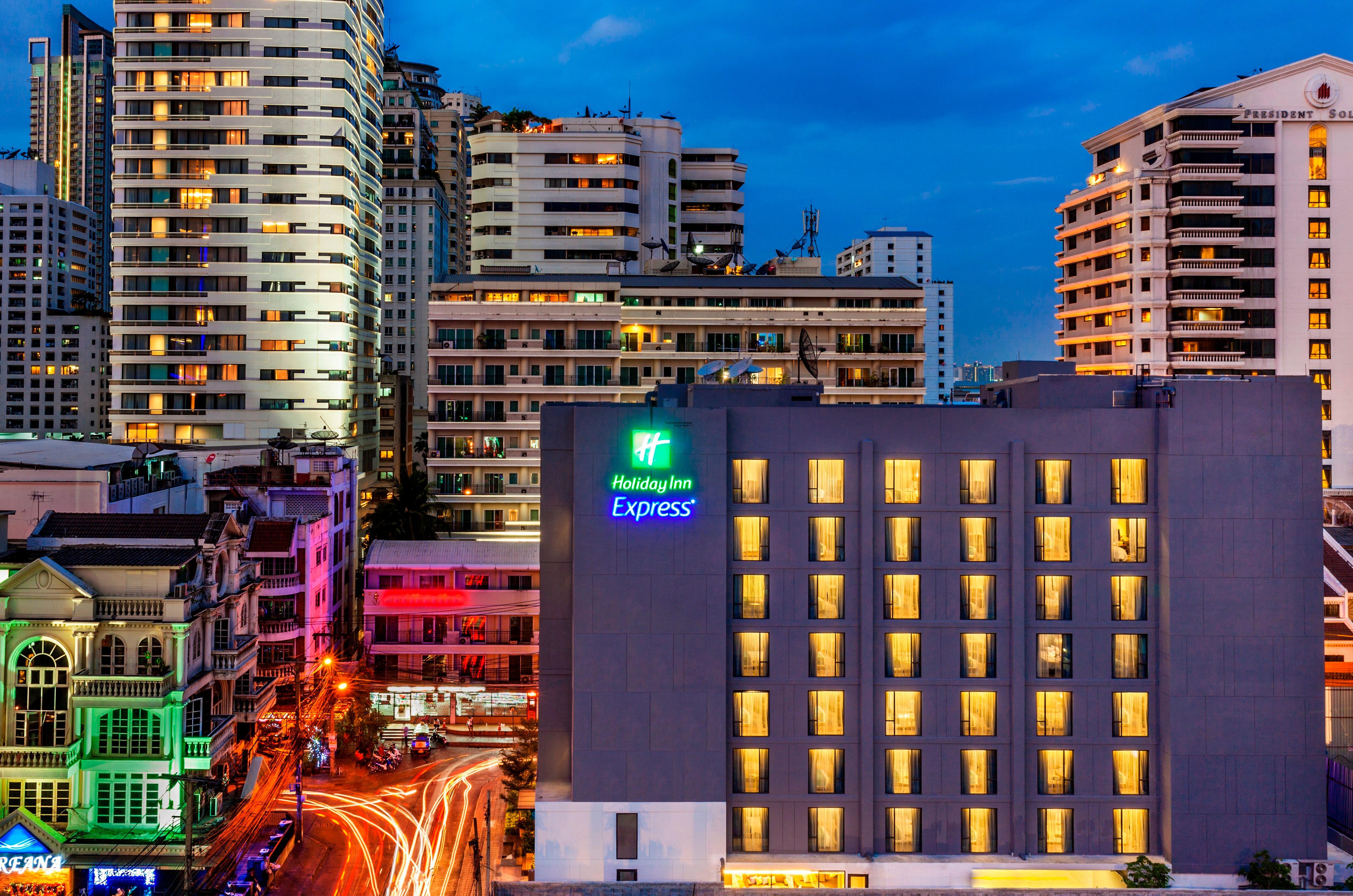 Holiday Inn Express Bangkok Sukhumvit 11, An Ihg Hotel Esterno foto